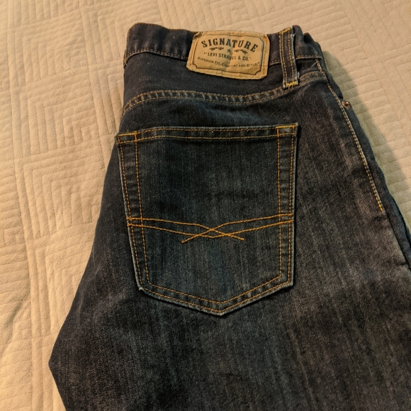 NWOT Levi's Signature Straight Leg Jeans - Picture 2 of 6